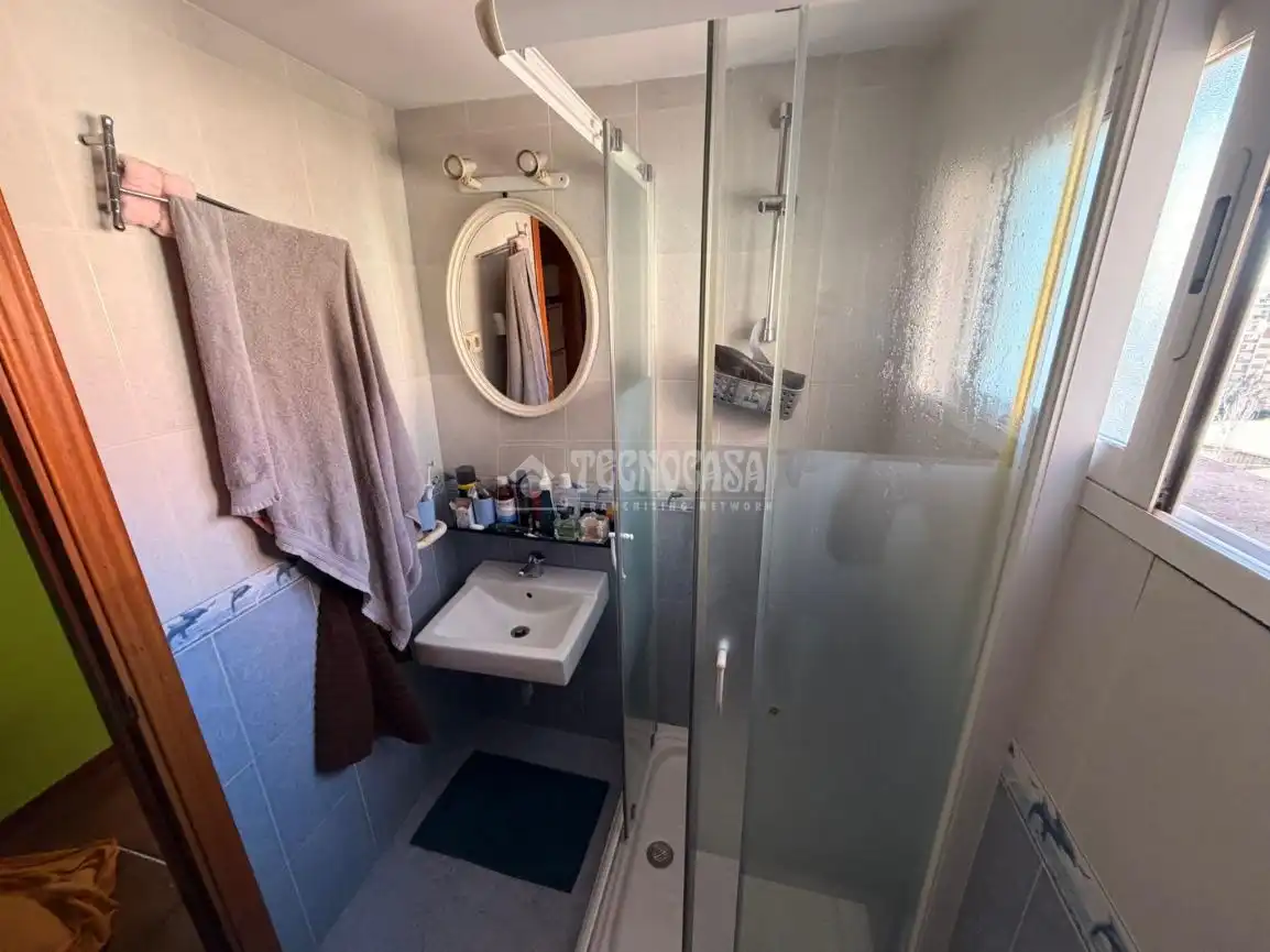 Baño de Piso en venta en Madrid con Aire acondicionado, Calefacción y Piscina comunitaria