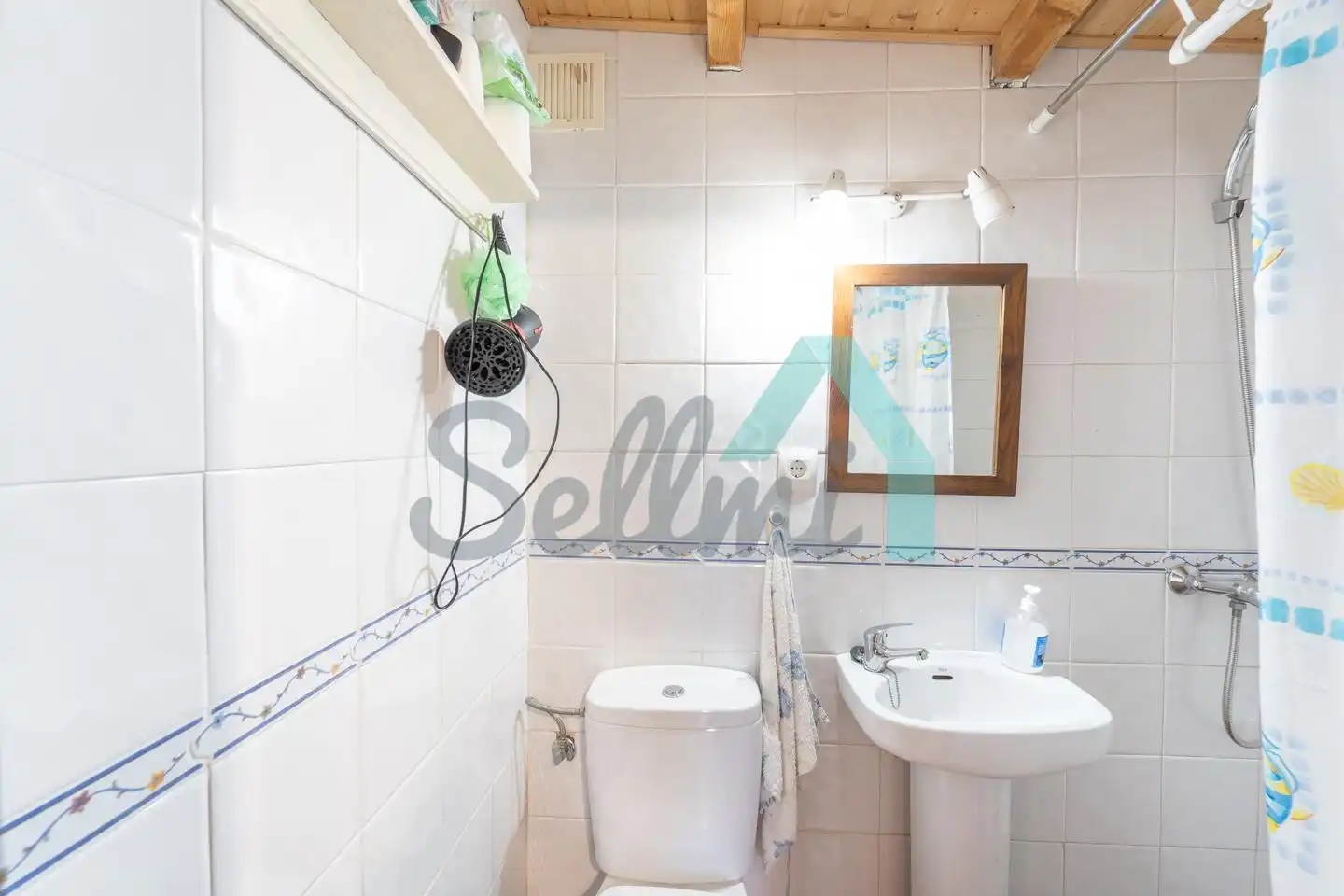 Bany de Casa o xalet en venda en Oviedo  amb Jardí privat, Terrassa i Traster