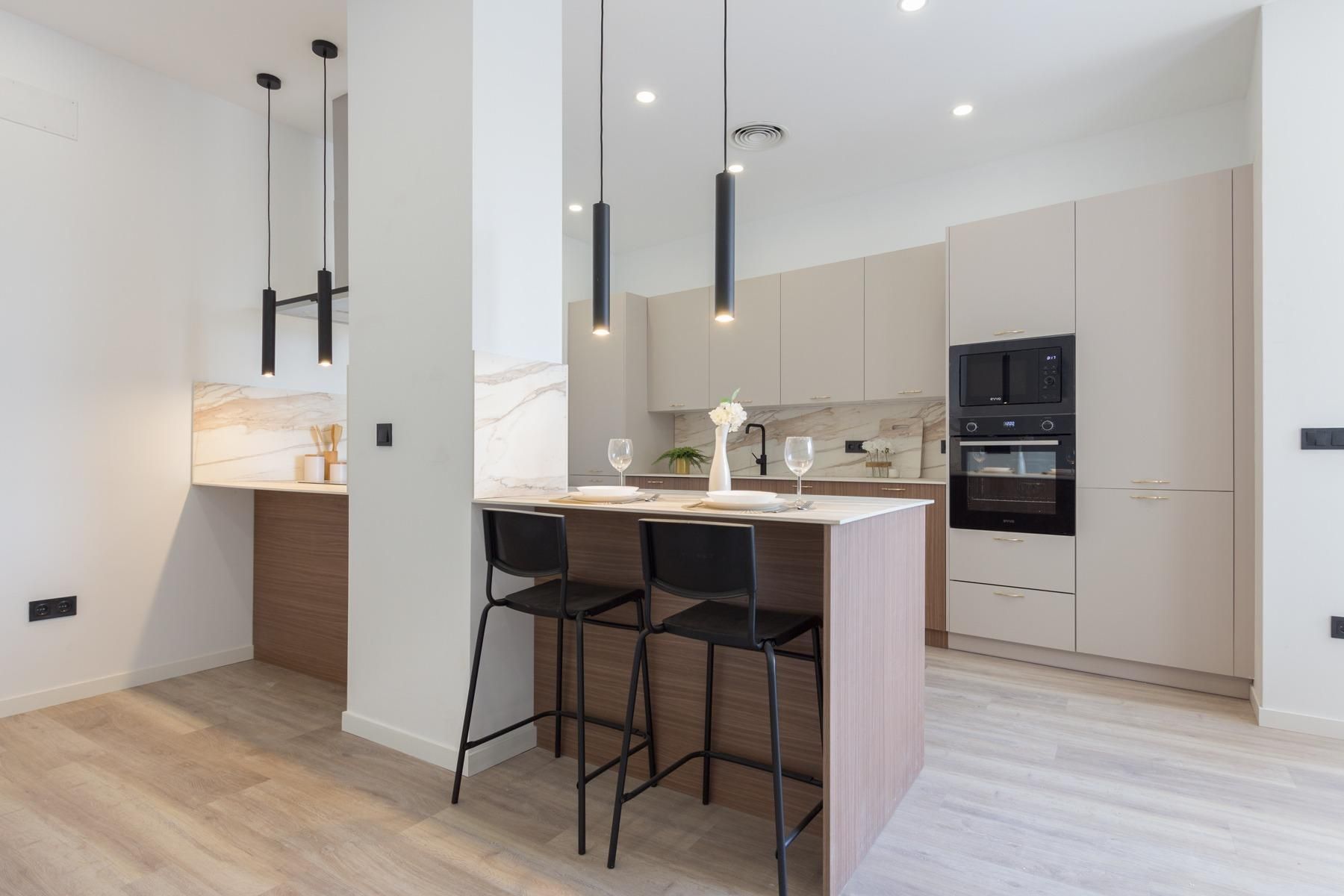 Kitchen of Flat for sale in  Sevilla Capital  with Air Conditioner and Terrace
