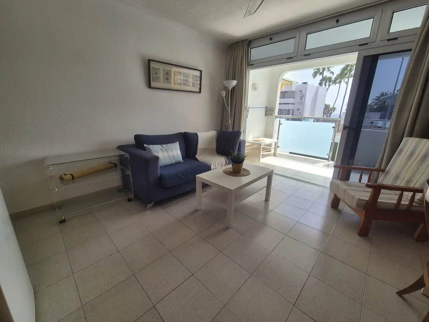 Außenansicht von Wohnungen zur Miete in San Bartolomé de Tirajana mit Privatgarten, Terrasse und Schwimmbad