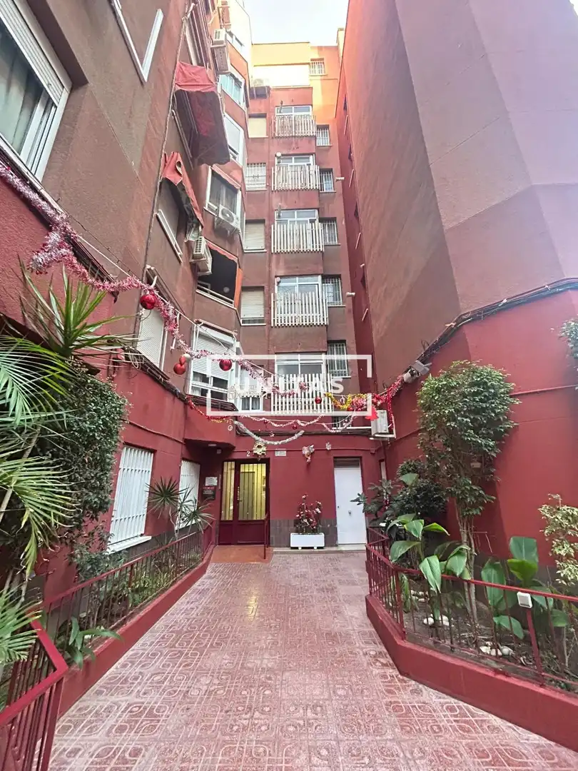 Piso en venta en BENEFAC.REMEDIOS URIARTE, 2, Carolinas Altas