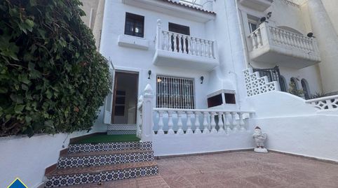 Casa reformada con terraza, en la provincia de Alicante, en la ciudad de Torrevieja. 3 habitaciones | 93 m² | 800 metros del mar