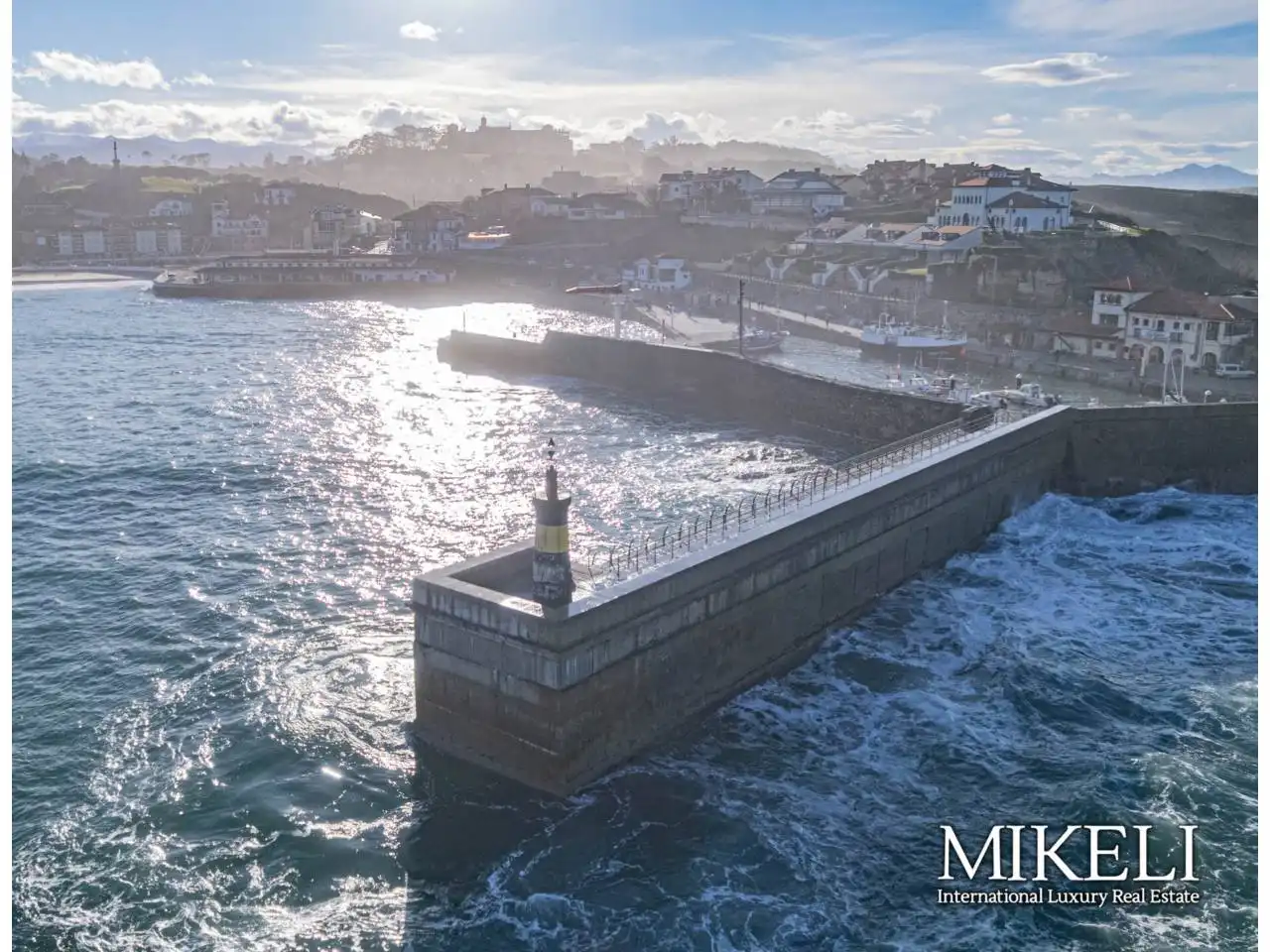 Commercial properties for sale in Paseo MUELLE, Comillas (Cantabria)