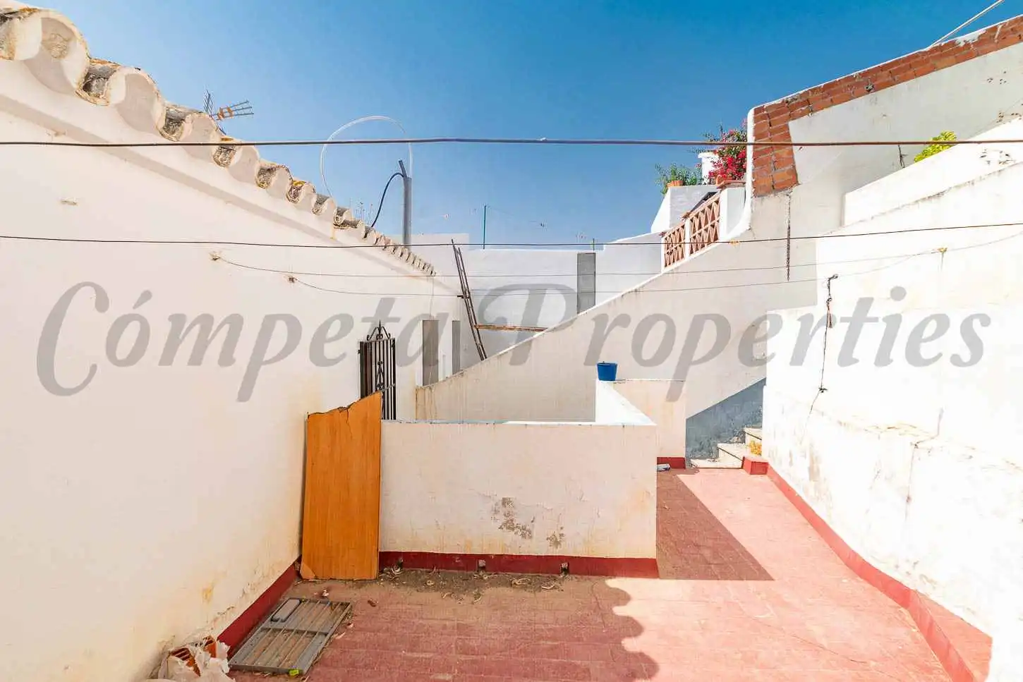 Vista exterior de Casa adosada en venta en Torrox con Terraza, Trastero y Amueblado