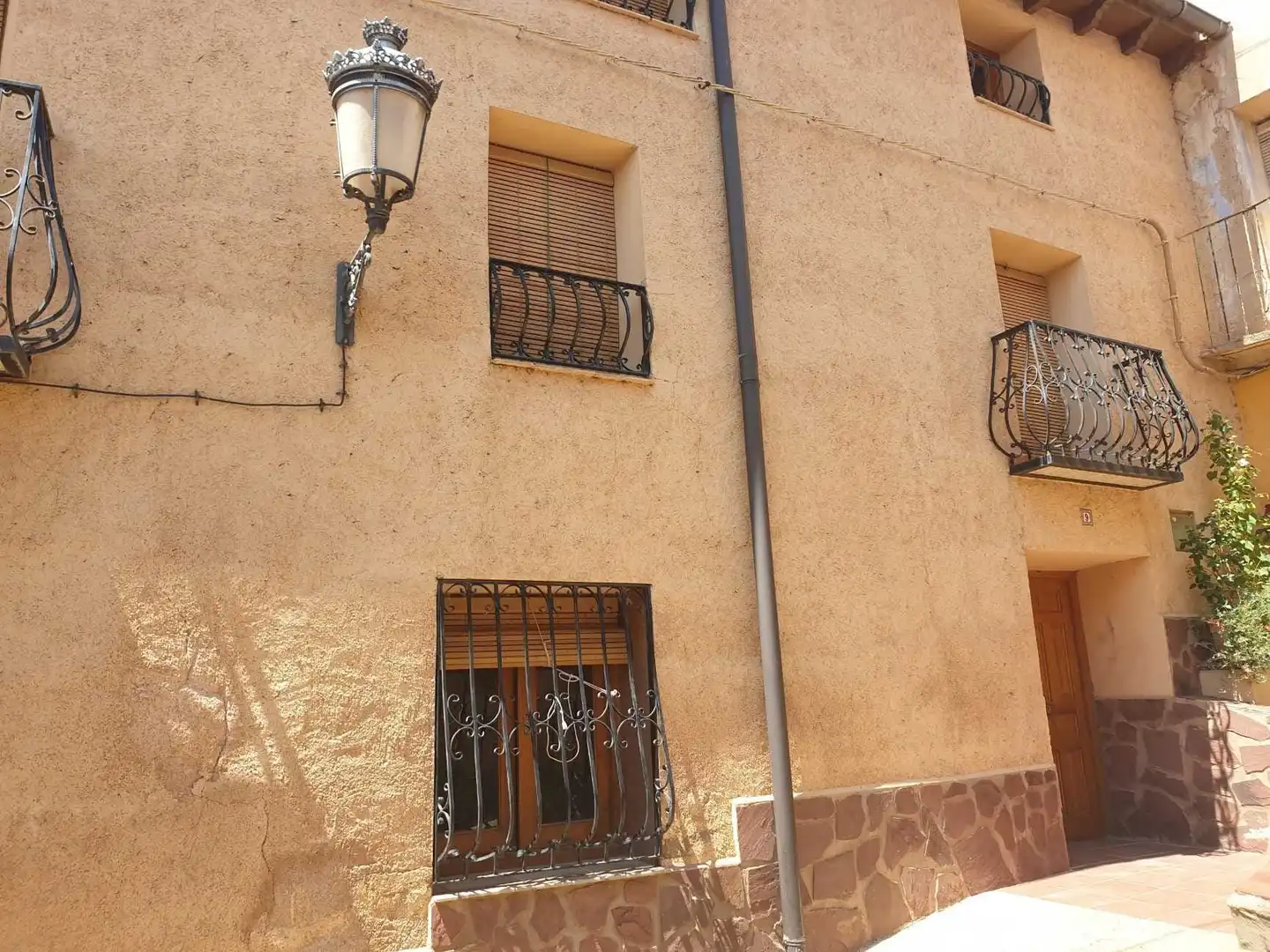 Vista exterior de Finca rústica en venda en Ariza amb Calefacció i Traster