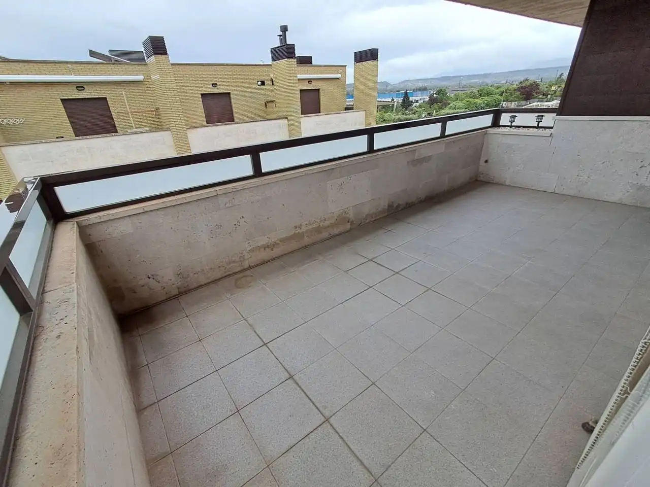 Terrasse von Maisonette zum Verkauf in Lardero mit Klimaanlage, Heizung und Terrasse