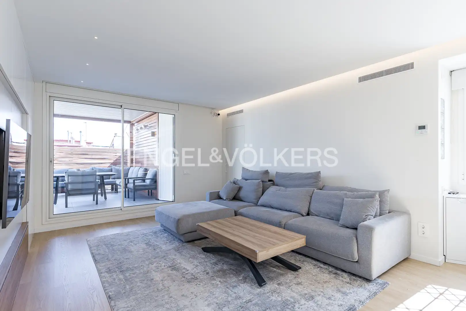 Living room of Attic for sale in Barcelona  with Air Conditioner, Heating and Private garden