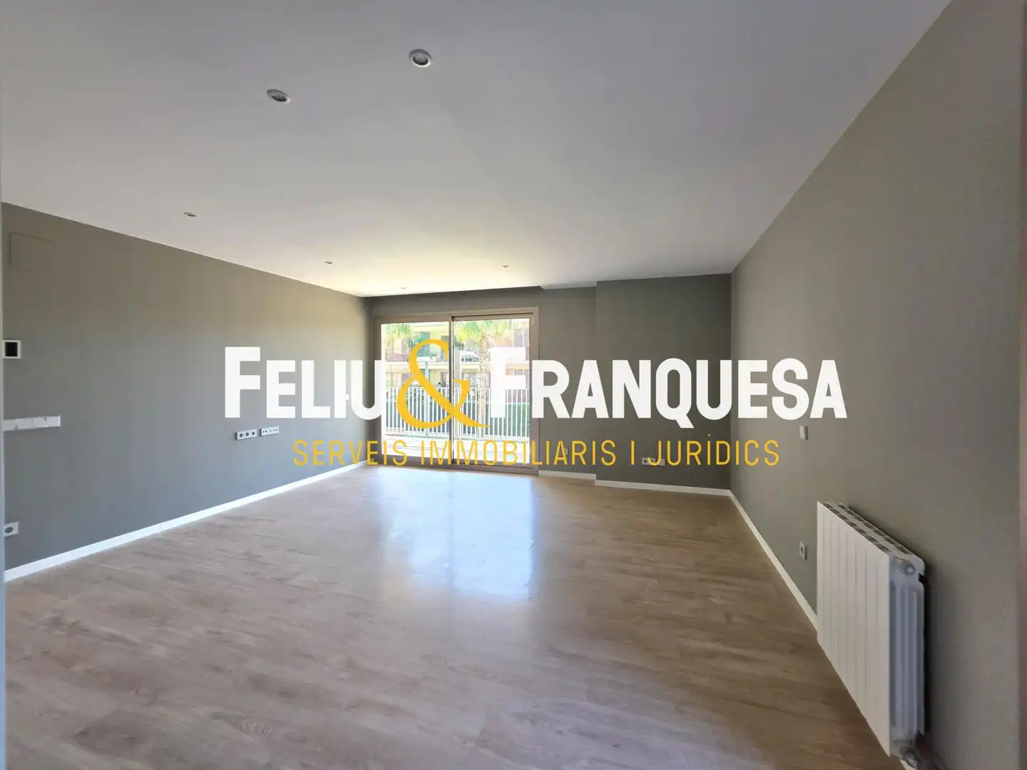 Piso en venta en Sant Cugat del Vallès con Calefacción, Jardín privado y Terraza