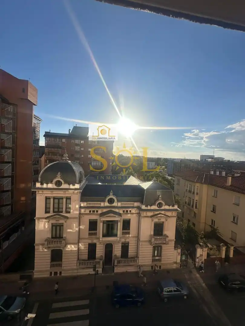 Pis amb ascensor en venda a Calle Padre Isla 54, imagen 2