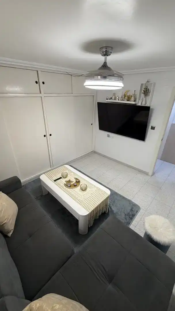 Sala d'estar de Pis en venda en Alicante / Alacant amb Aire condicionat i Balcó