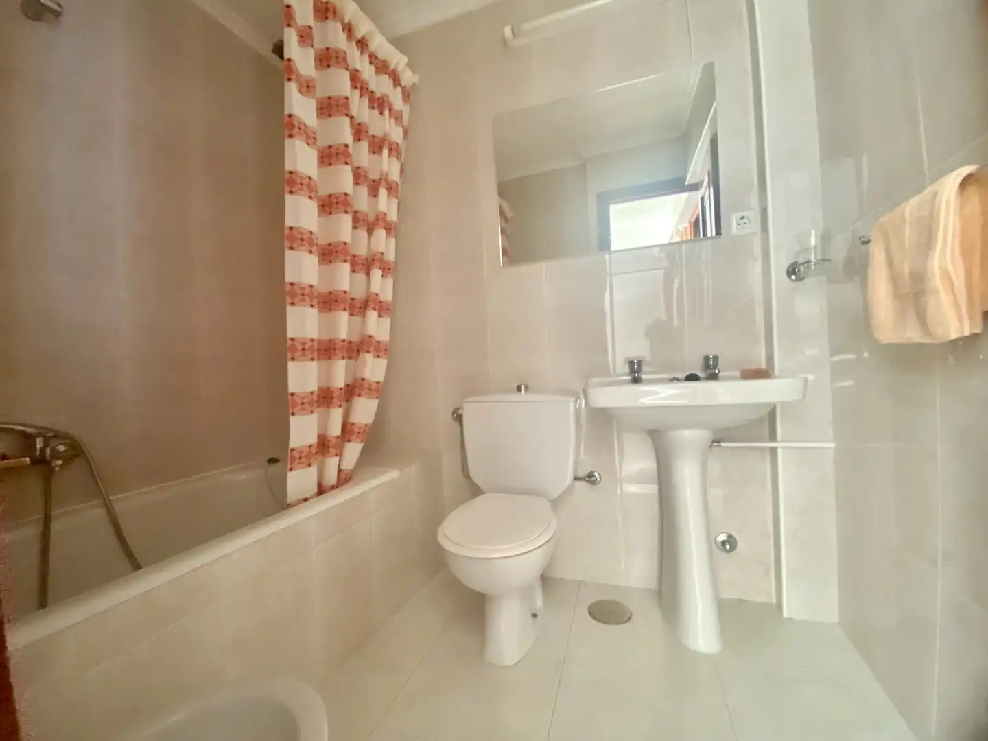 Baño de Dúplex de alquiler en O Grove   con Amueblado, Horno y Lavadora