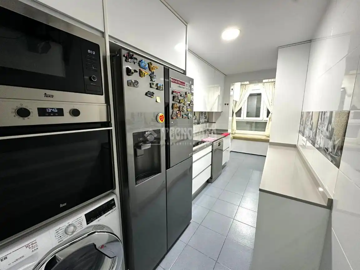 Cocina de Piso en venta en Parla con Aire acondicionado, Parquet y Amueblado
