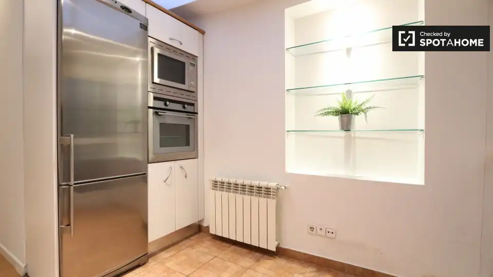 Appartamento con terrazza in affitto a Chamberí, imagen 8