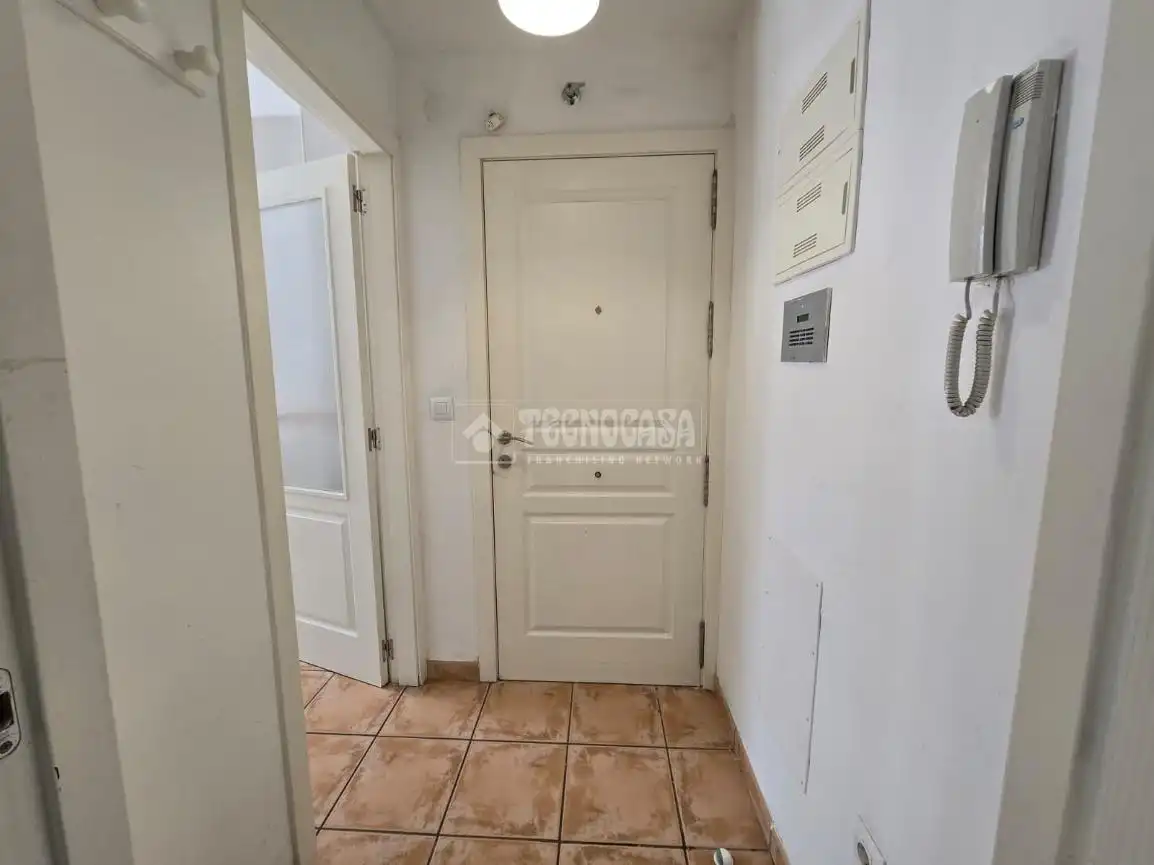 Piso en venta en Vélez de Benaudalla con Aire acondicionado, Terraza y Piscina comunitaria