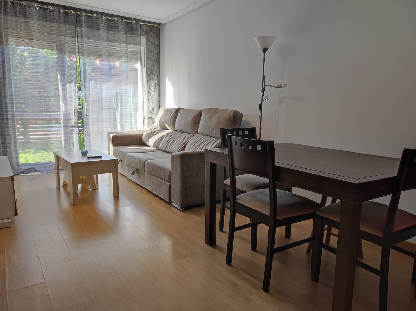 Schlafzimmer von Erdgeschoss miete in Castañeda mit Heizung, Privatgarten und Terrasse