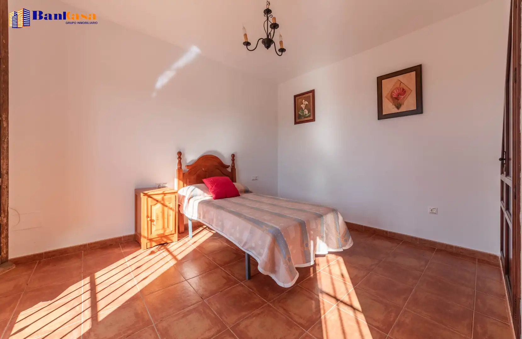 Habitación de Casa o chalet en venta en Casabermeja con Jardín privado, Piscina y Amueblado