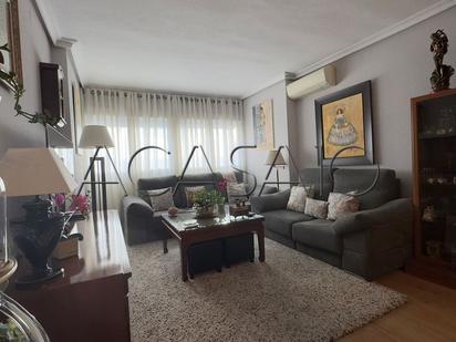 Living room of Flat for sale in  Madrid Capital  with Air Conditioner and Heating