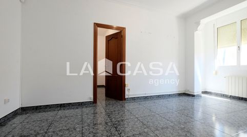 Photo 2 of Flat for sale in Carrer del Doctor Pi I Molist, El Turó de la Peira, Barcelona Capital