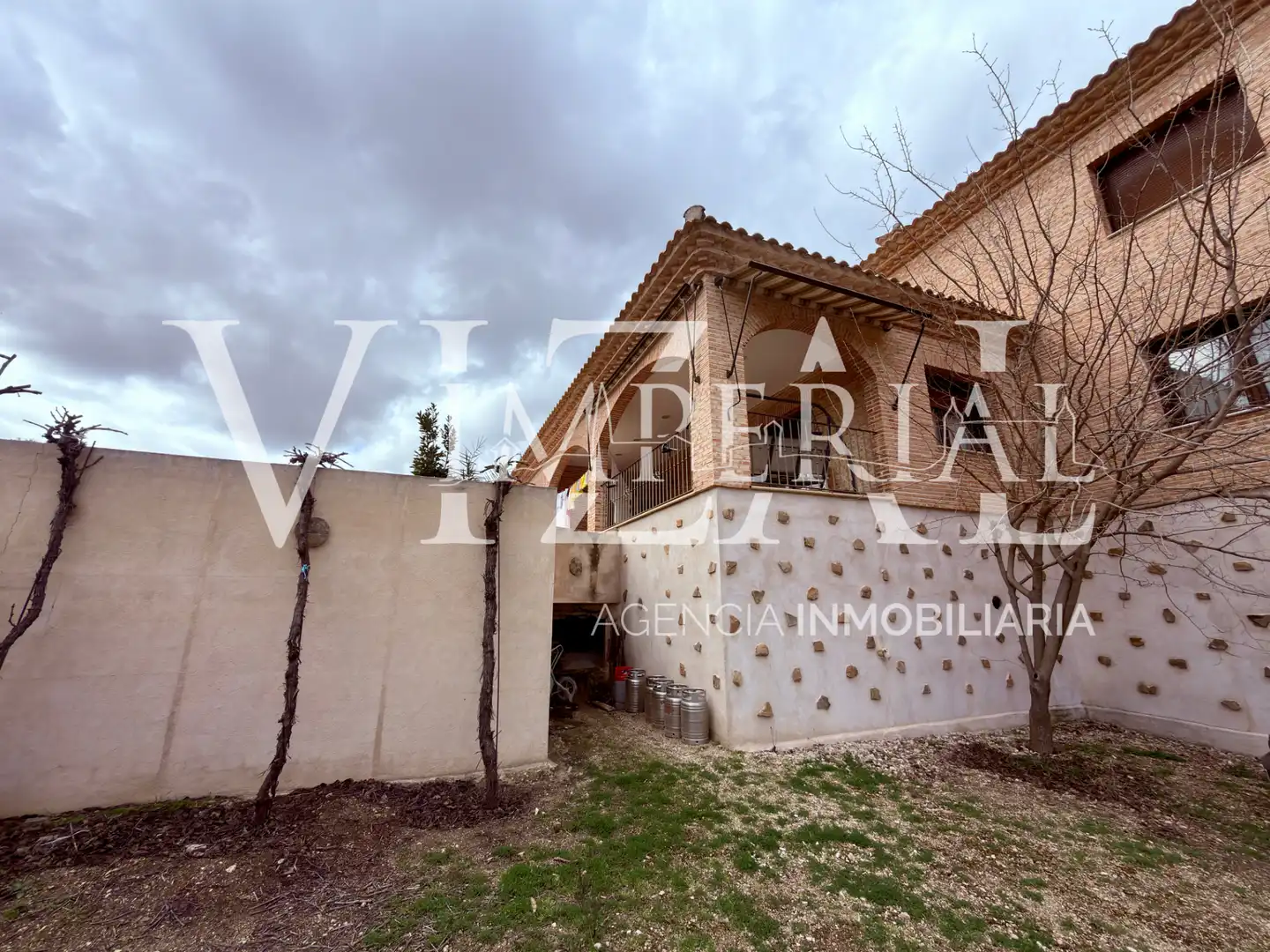 Vista exterior de Casa o xalet en venda en Toledo amb Aire condicionat, Calefacció i Jardí privat