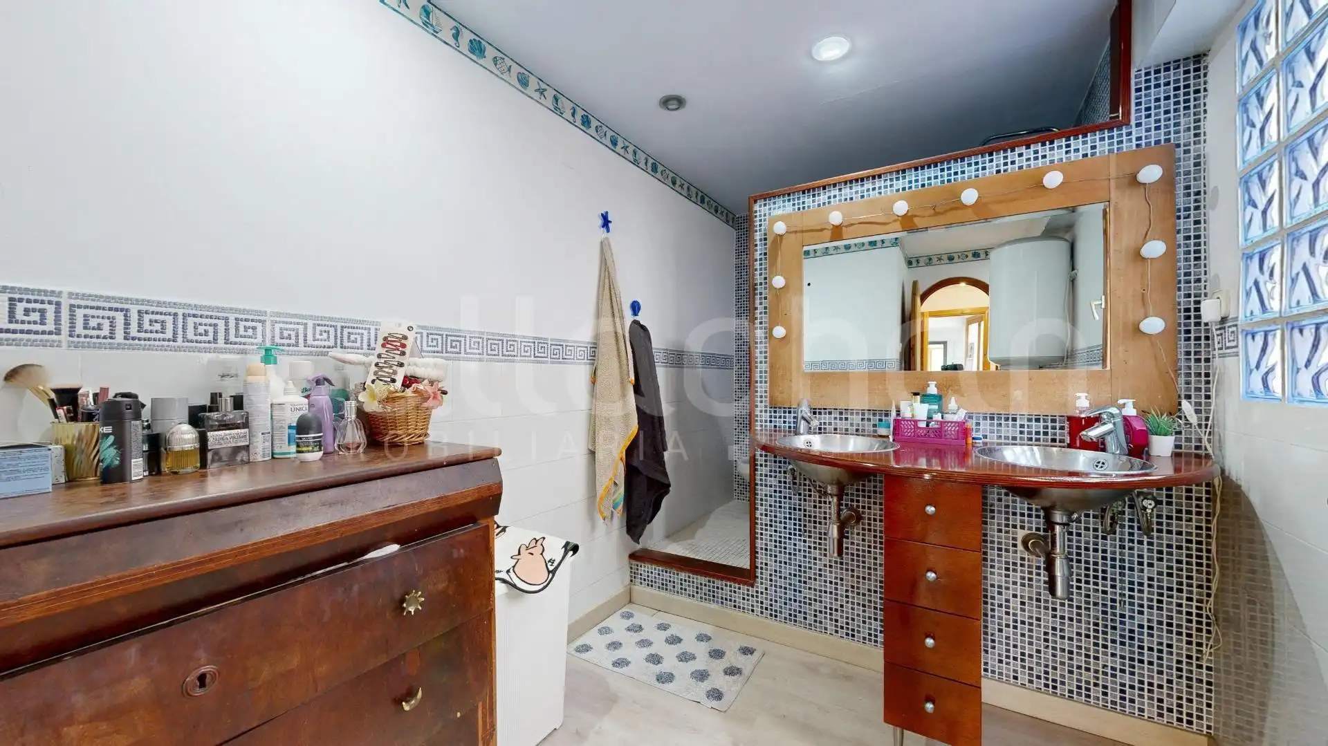 Badezimmer von Wohnung zum Verkauf in Rocafort mit Balkon