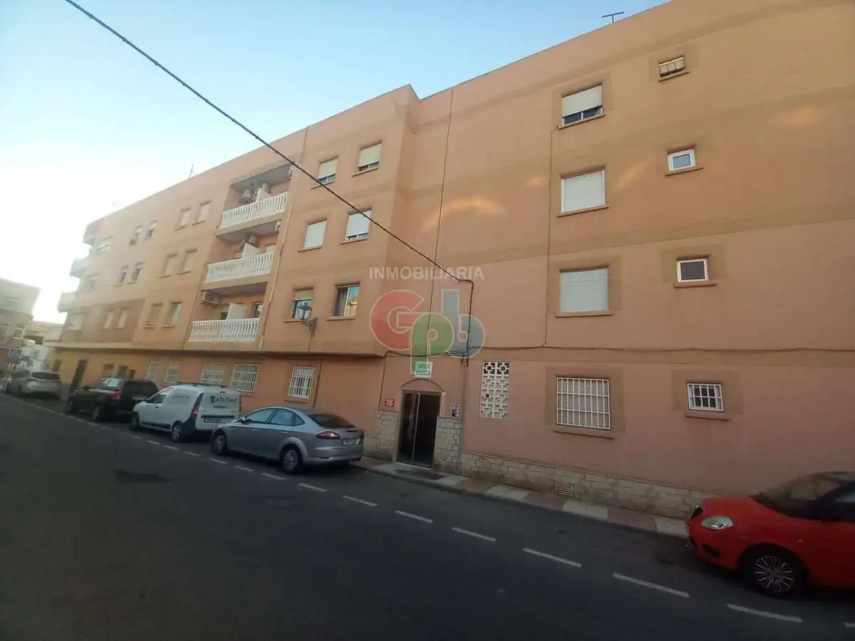 Vista exterior de Piso en venta en Roquetas de Mar con Terraza