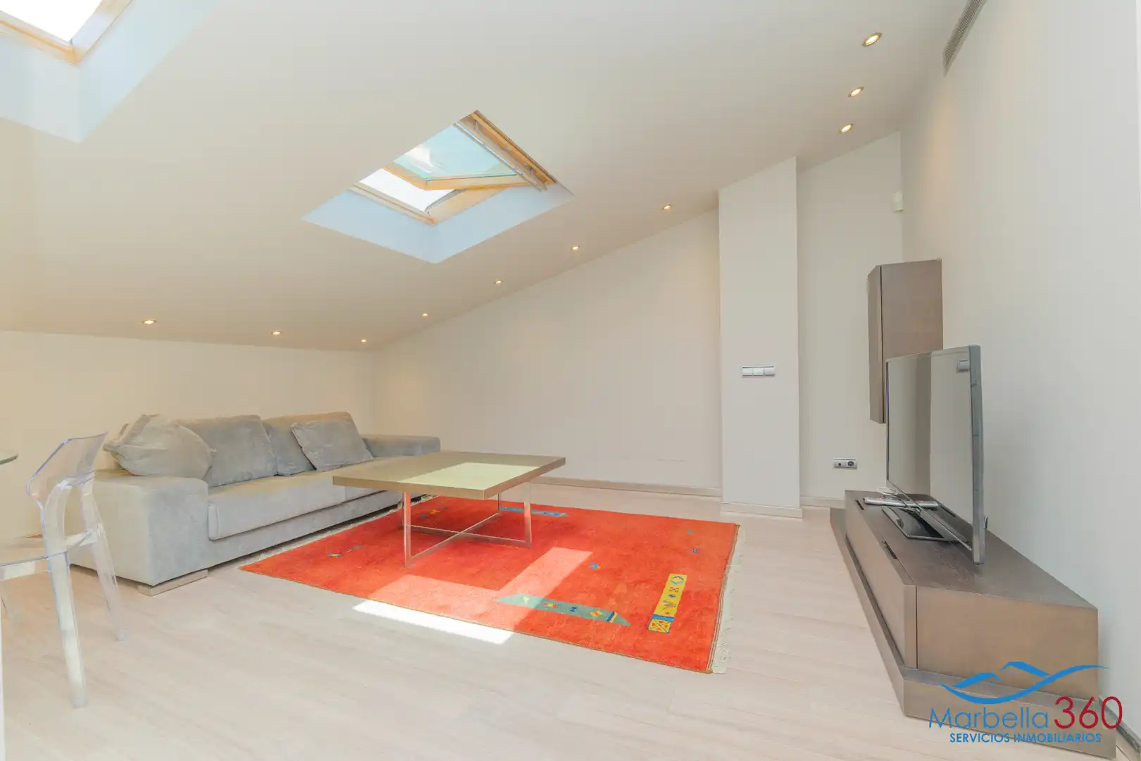 Sala d'estar de Casa adosada en venda en Marbella amb Aire condicionat, Calefacció i Terrassa