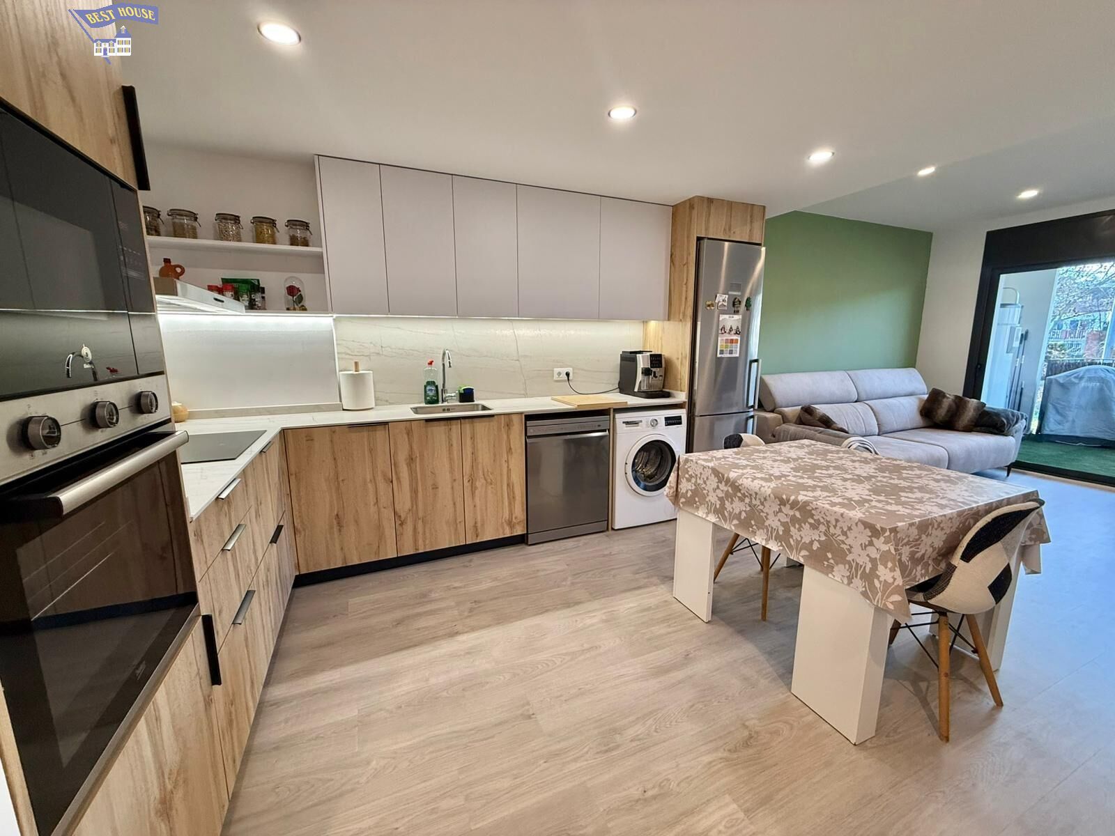 Cuina de Pis en venda en Martorelles amb Aire condicionat, Parquet i Terrassa