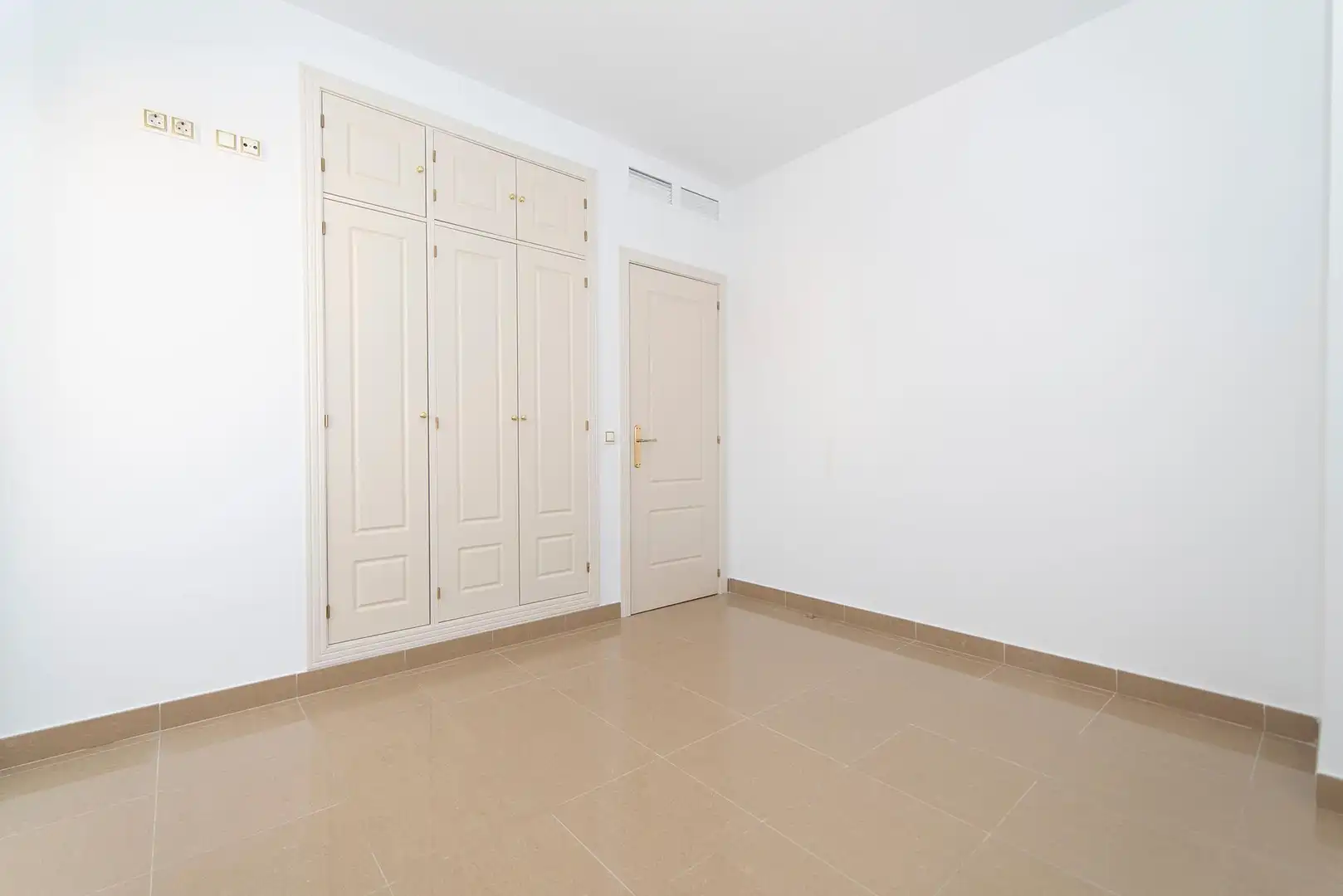 Wohnung mit Terrasse zum Verkauf in Castillo de Cumb. Mayores 6, imagen 15