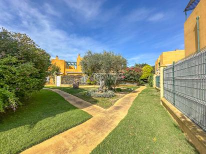 Jardí de Casa adosada en venda en Rota amb Jardí privat, Terrassa i Balcó