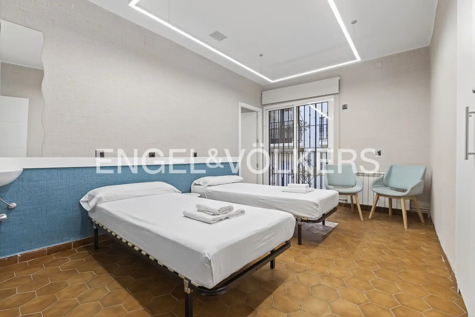 Bedroom of Houses for sale in Sevilla  with Air Conditioner, Heating and Parquet flooring