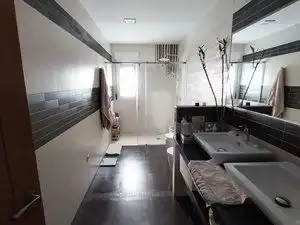 Baño de Casa o chalet en venta en Ciudad Real con Aire acondicionado, Calefacción y Jardín privado