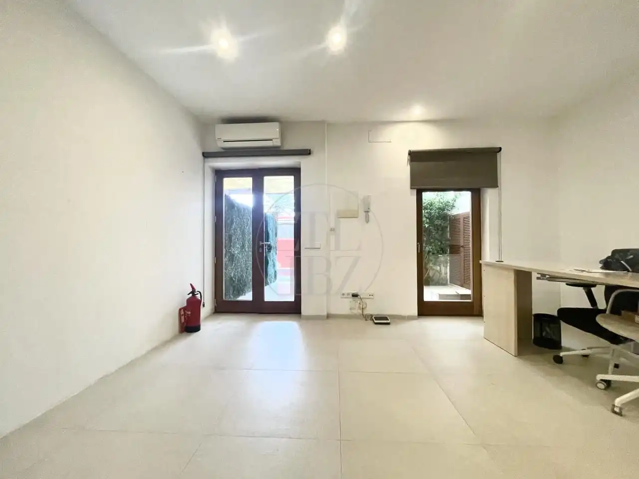 Office for rent in Eivissa  with Air Conditioner