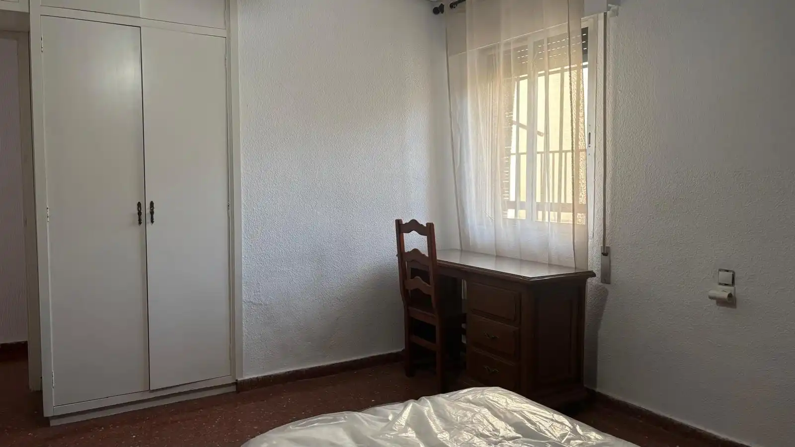Bedroom of Flat for sale in Sevilla  with Air Conditioner, Private garden and Furnished