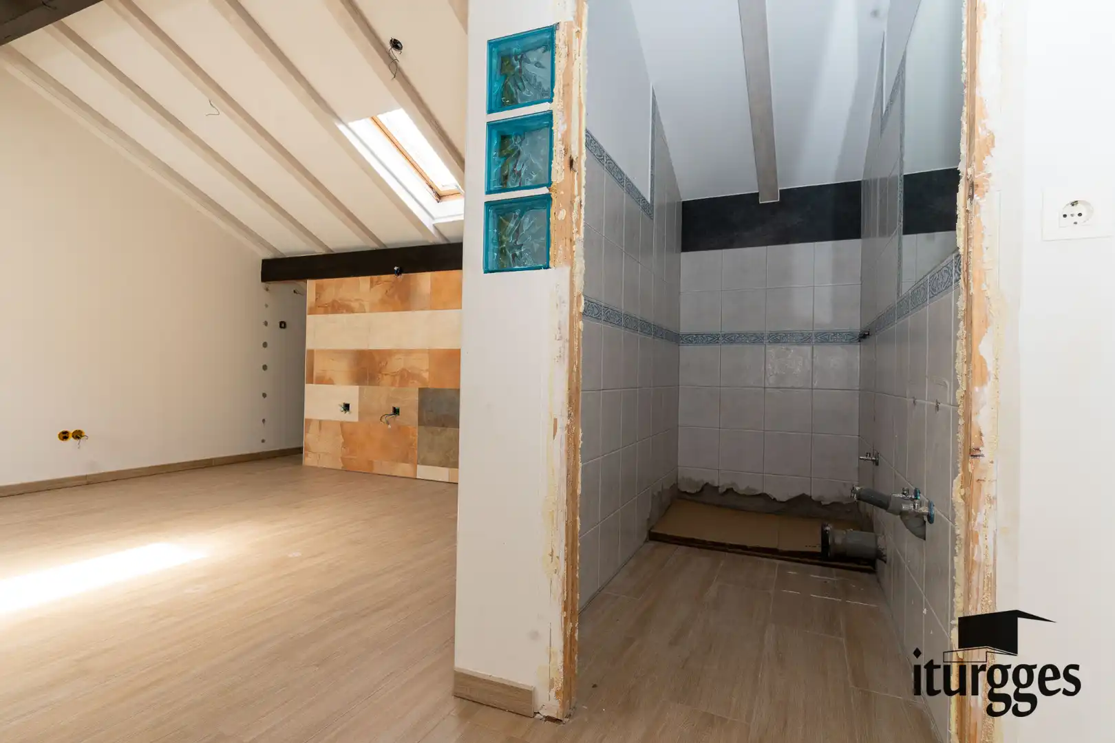 Baño de Casa adosada en venta en Gernika-Lumo con Jardín privado, Amueblado y Horno