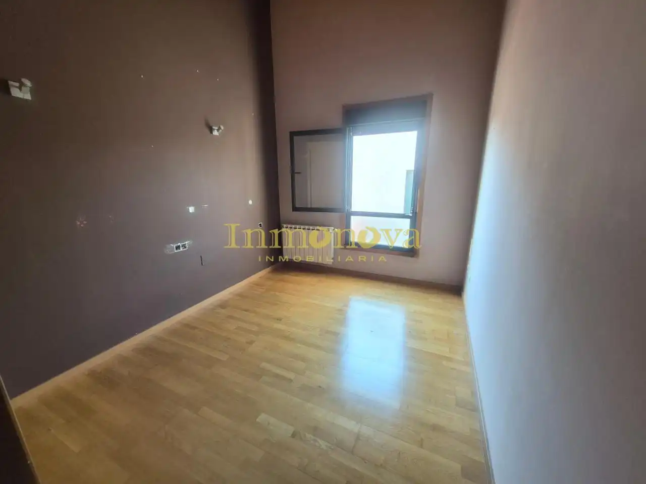 Habitación de Casa adosada en venta en A Merca   con Calefacción, Jardín privado y Terraza