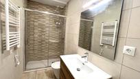 Bathroom of Apartment for sale in Leganés