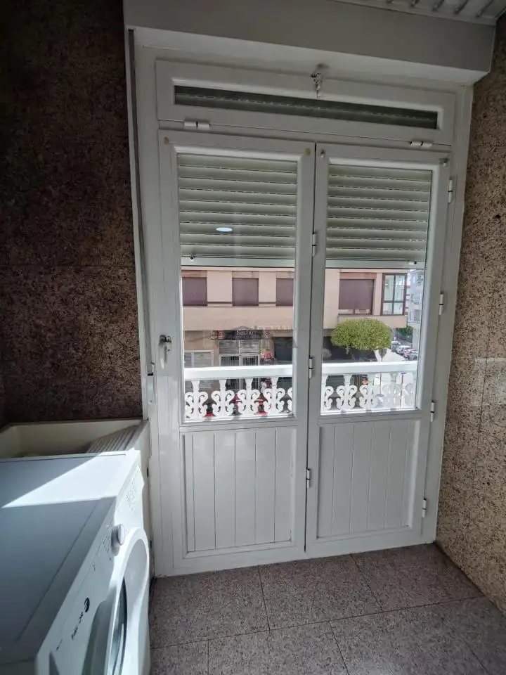 Terrassa de Pis de lloguer en Ourense Capital  amb Calefacció, Parquet i Traster