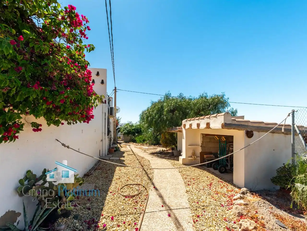 Vista exterior de Casa o xalet en venda en Águilas amb Aire condicionat, Calefacció i Jardí privat