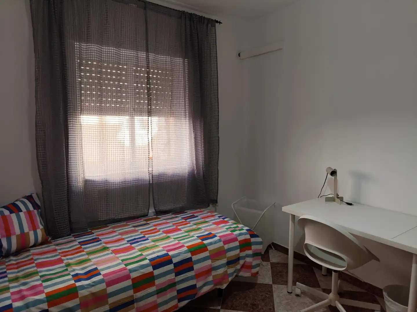 Flat for rent in Calle Ramón y Cajal, Centro