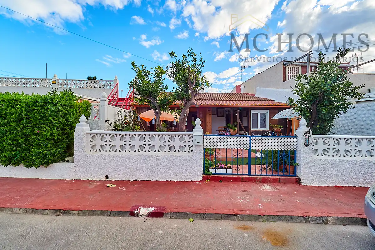 Exterior view of Detached homes for sale in Torrevieja  with Private garden, Terrace and Storage room
