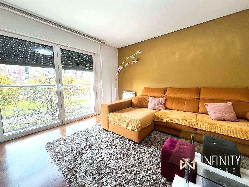 Sala d'estar de Pis de lloguer en Bilbao  amb Aire condicionat, Calefacció i Traster