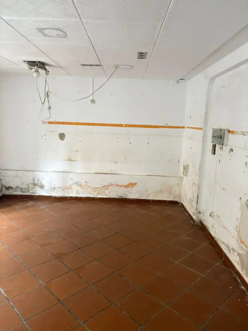 Local comercial en venta en Avenida de la Paz 38, imagen 9