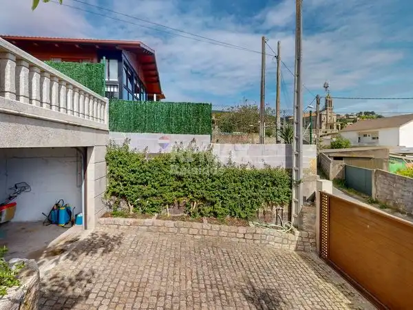 Vista exterior de Casa o chalet en venta en Vigo  con Calefacción, Jardín privado y Terraza