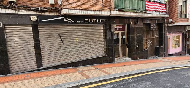 Local comercial en Alquiler en Arrontegui, 6 en Rontegui - Pormetxeta