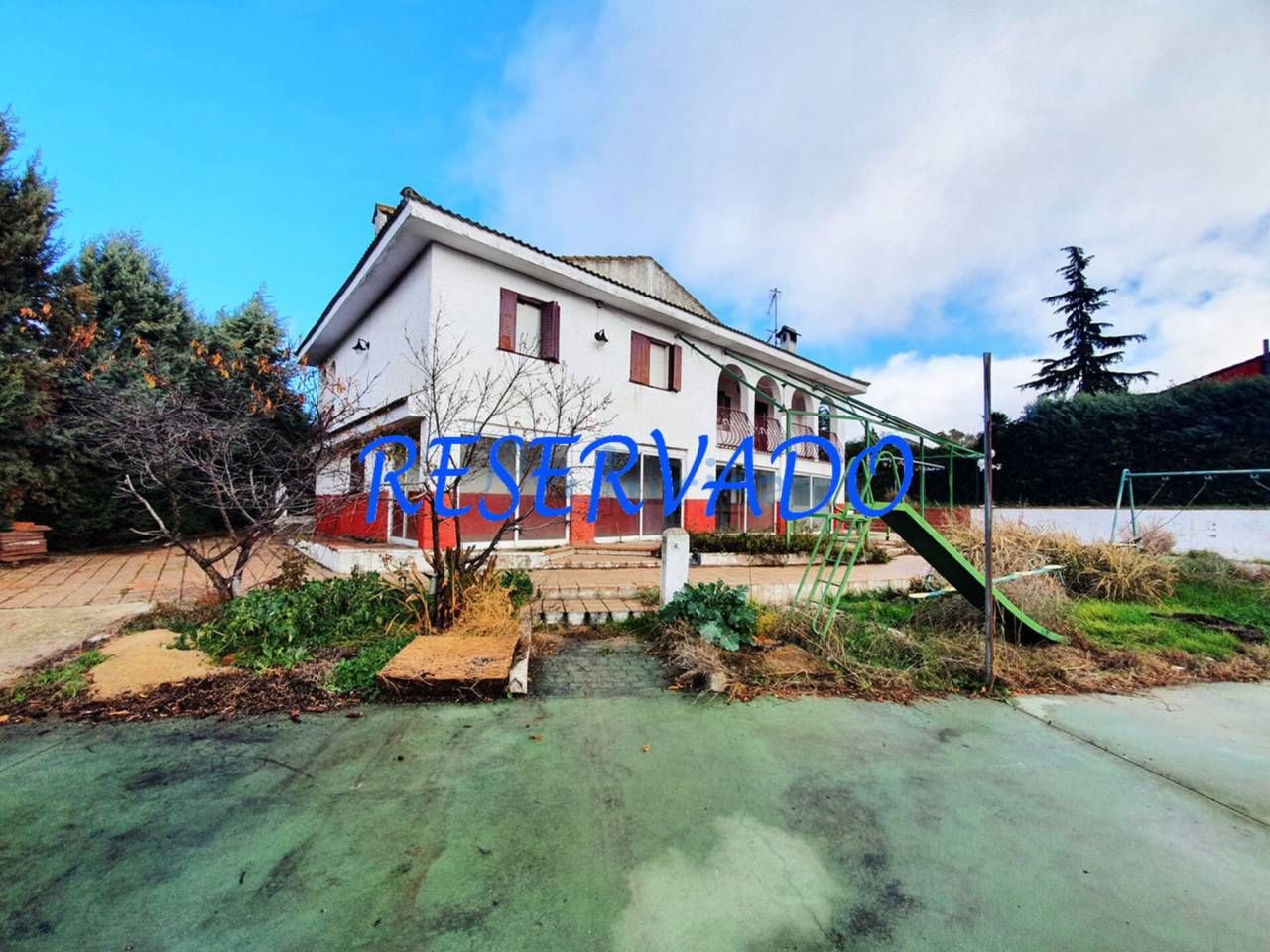Exterior view of House or chalet for sale in Moraleja de Enmedio  with Heating, Private garden and Terrace