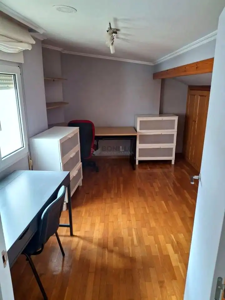 Habitación de Dúplex en venta en Teruel con Calefacción, Terraza y Amueblado
