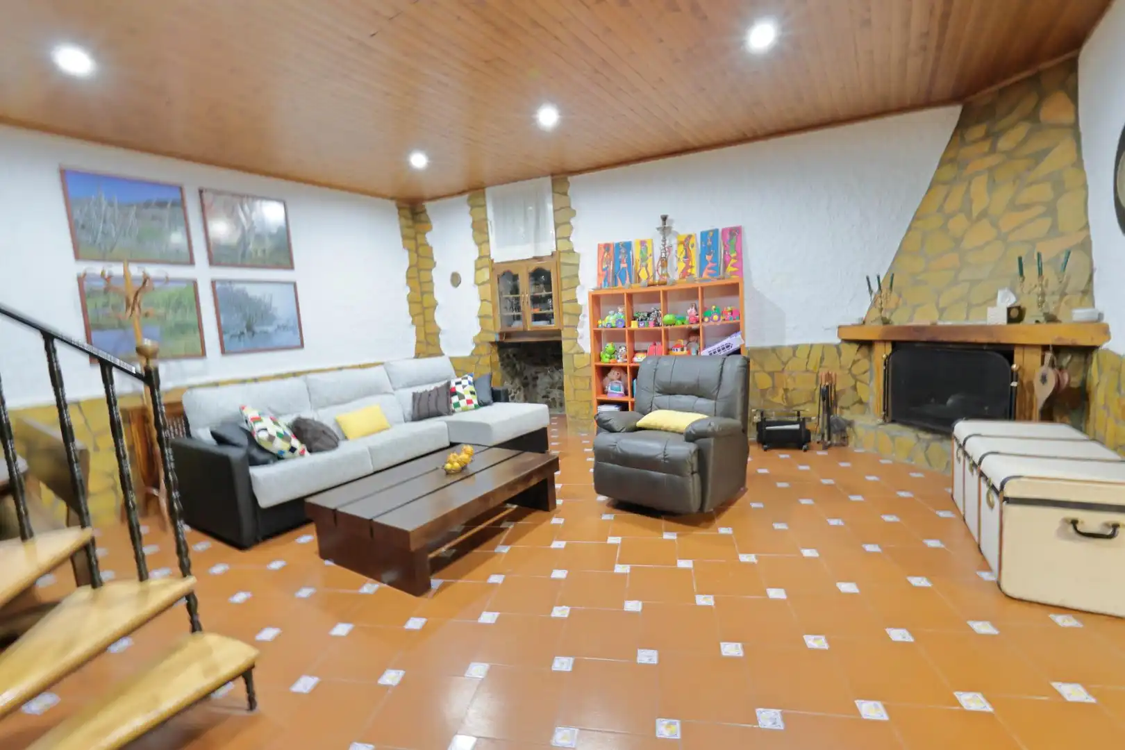 Sala d'estar de Casa adosada en venda en Vega de Espinareda amb Calefacció