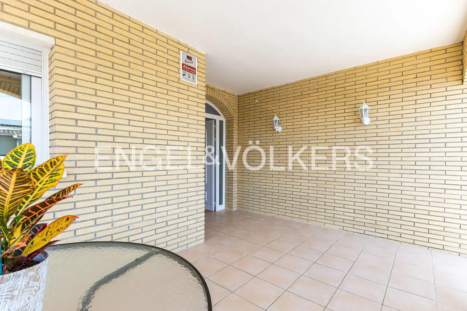 Terrassa de Casa o xalet en venda en Sant Cugat Sesgarrigues amb Aire condicionat i Calefacció