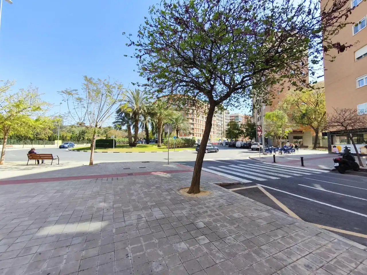 Vista exterior de Oficina en venda en Alicante / Alacant amb Aire condicionat