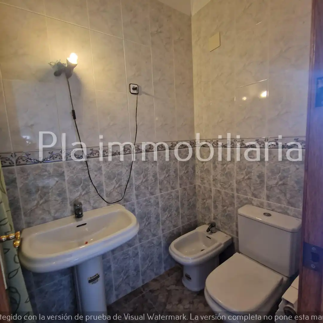 Baño de Dúplex en venta en Sant Boi de Llobregat con Terraza, Amueblado y Horno